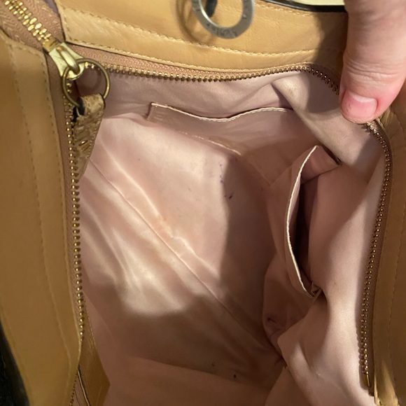 Coach Hobo Leather Large Purse, Tan - Picture 5 of 9